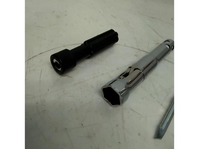 【めっけもんコーナー】車載用プラグレンチ16mm+ドライバー
