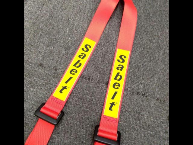 Sabelt
4-point seat belt
2 inches