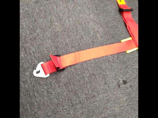 Sabelt
4-point seat belt
2 inches