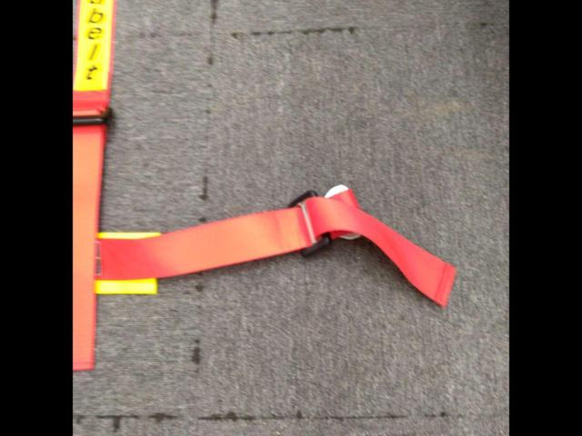 Sabelt
4-point seat belt
2 inches