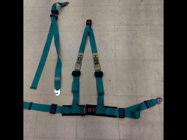 TOM'S
Racing
(TOMS Racing)
4-point seat belt
2 inches
green