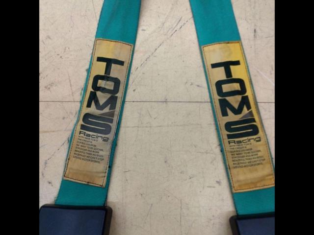 TOM'S
Racing
(TOMS Racing)
4-point seat belt
2 inches
green