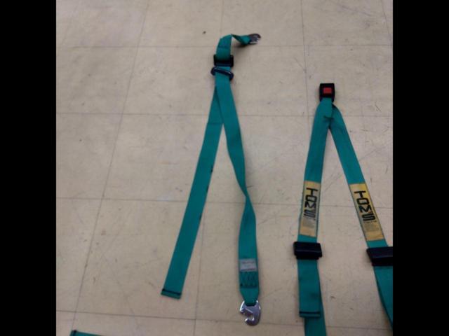 TOM'S
Racing
(TOMS Racing)
4-point seat belt
2 inches
green