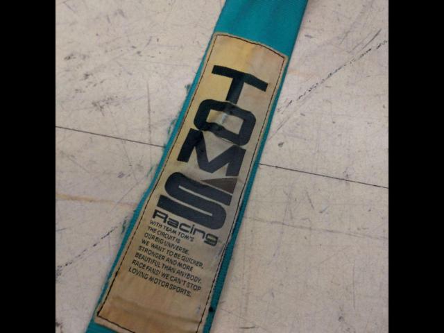 TOM'S
Racing
(TOMS Racing)
4-point seat belt
2 inches
green