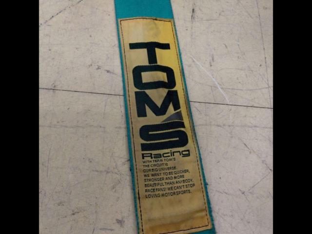 TOM'S
Racing
(TOMS Racing)
4-point seat belt
2 inches
green