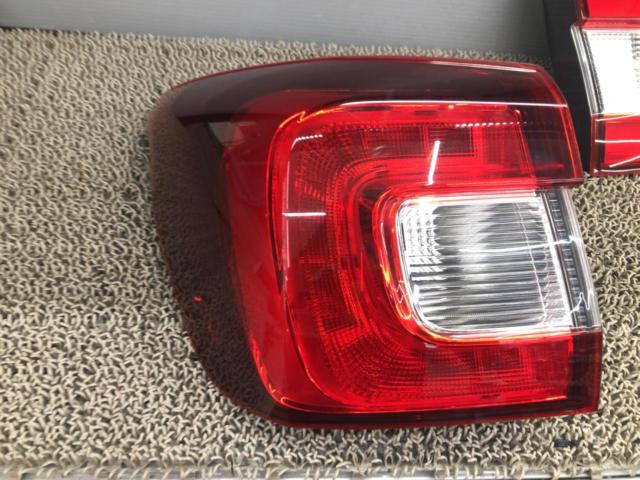 SUBARU 純正テールレンズ