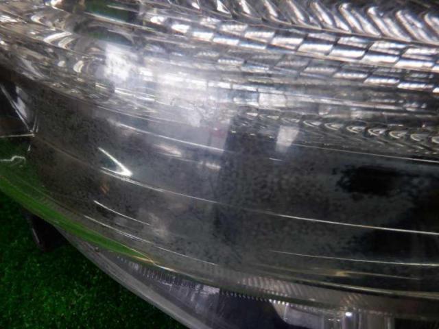 TOYOTA genuine
Headlight
