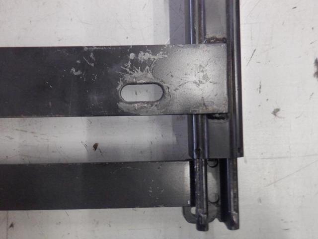 [Only passenger side] manufacturer unknown
Low position seat rail