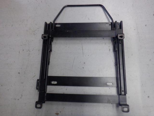 [Only passenger side] manufacturer unknown
Low position seat rail