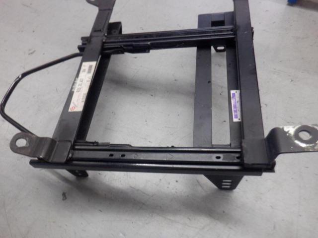BRIDE
Custom-made full bucket seat rails