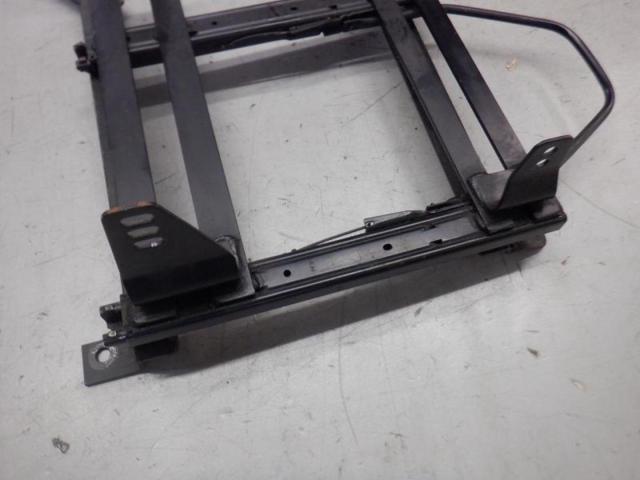 BRIDE
Custom-made full bucket seat rails