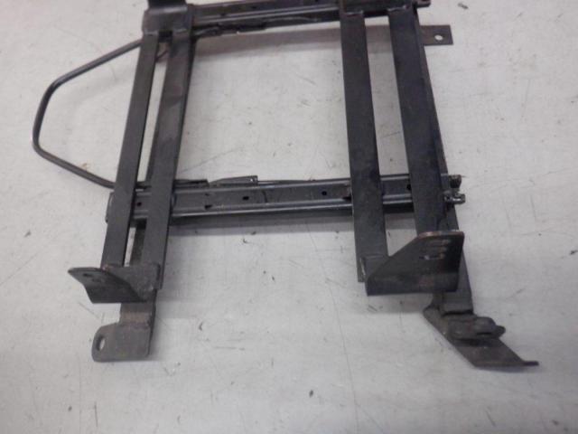 BRIDE
Custom-made full bucket seat rails