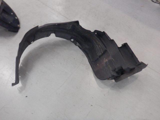 TOYOTA genuine
Inner fender
The inner cover