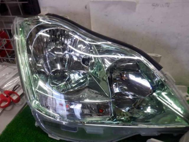 Left and right set manufacturer unknown
Headlight