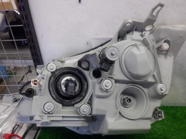 Left and right set manufacturer unknown
Headlight