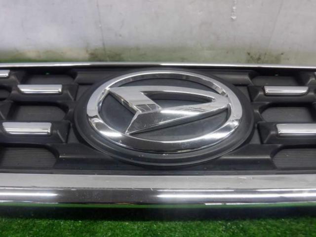 Daihatsu genuine
Front grille