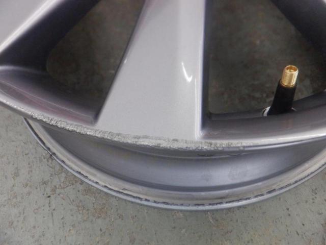 マツダ MAZDA3 純正ホイール