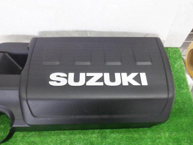SUZUKI
Genuine engine cover