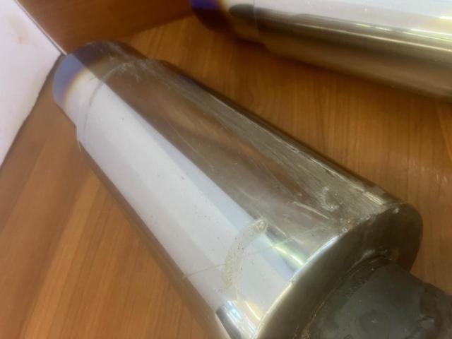 チタン調デュアルマフラーカッター