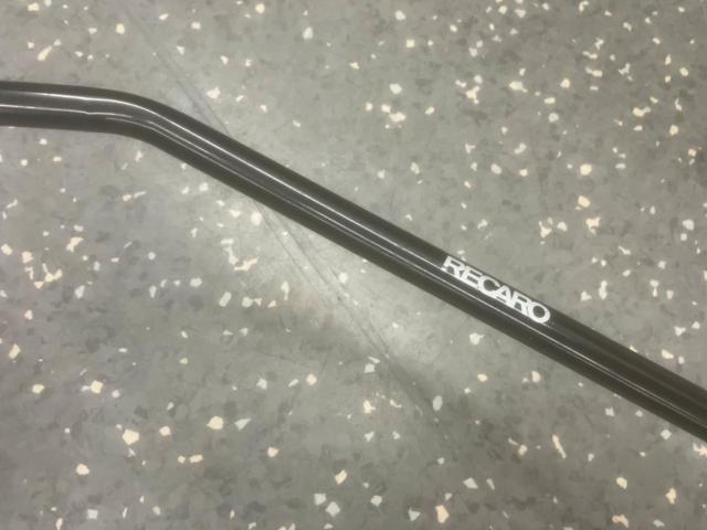 RECARO reclining seat rail, left side
Passenger side only
LH Prius 30 series / Prius α 40 series / Auris 140 series / Blade 150 series / SAI