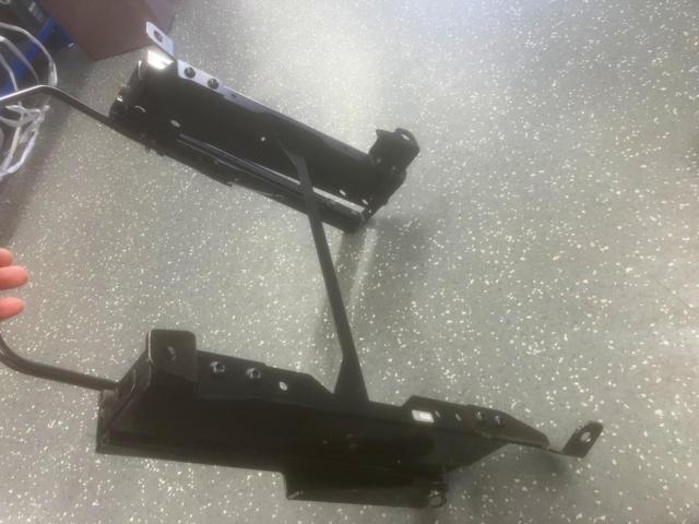 RECARO reclining seat rail, left side
Passenger side only
LH Prius 30 series / Prius α 40 series / Auris 140 series / Blade 150 series / SAI