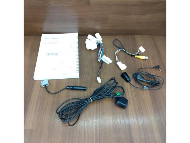Daihatsu genuine
NSZP-W64D
(08545-K9091)
■
Full-segment TV/DVD/CD/SD/CD recording/Bluetooth compatible