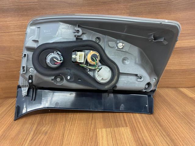Genuine Toyota taillight set (left and right) for Prius 30 series (early model)