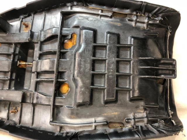 HONDA純正張替タックロールシート【CB400SF NC31】