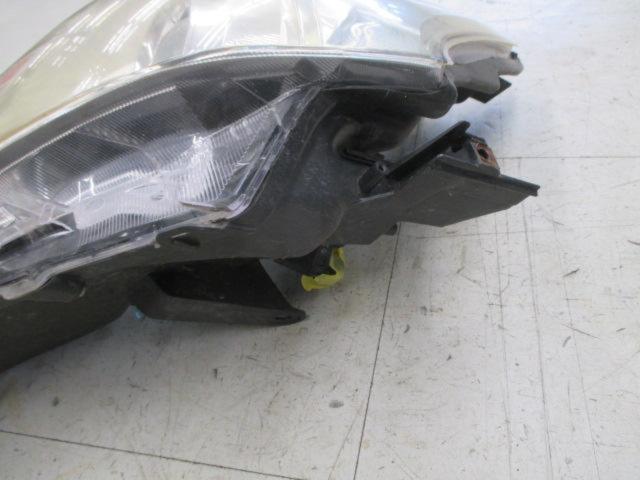トヨタ ZVW40 プリウスα純正ハロゲンヘッドライト 左右セット