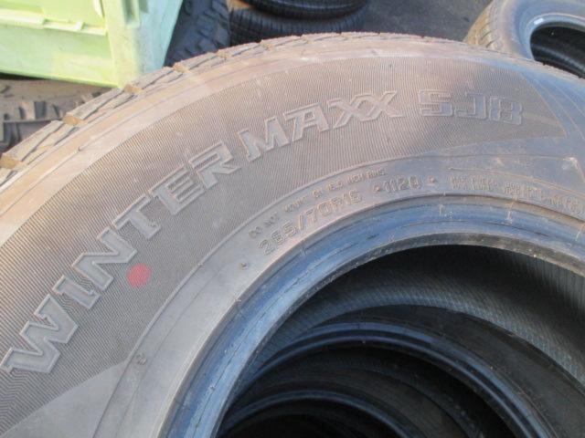 265/70R16 DUNLOP WINTERMAXX
SJ8
