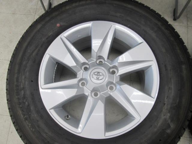 Genuine Toyota Land Cruiser Prado/150 series (late model) spoke wheels + 265/65R17 MICHELIN LATITUDE tires
TOUR