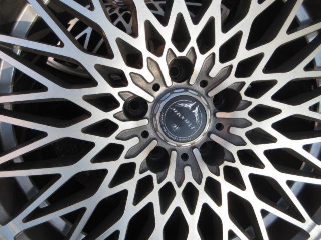 BADX
632
LOXARNY
Pavone
※ It is a commodity of the wheel only