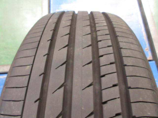 YOKOHAMAADVAN
dB
215 / 45R18