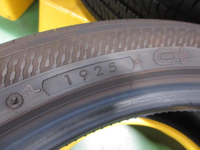 YOKOHAMAADVAN
dB
215 / 45R18