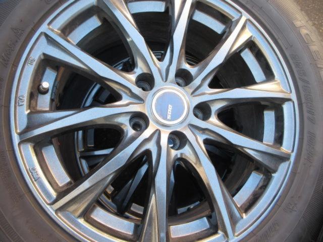 BRIDGESTONE
TOPRUN
5-spoke
+ GOODYEAR
ICE
NAVI
SUV
