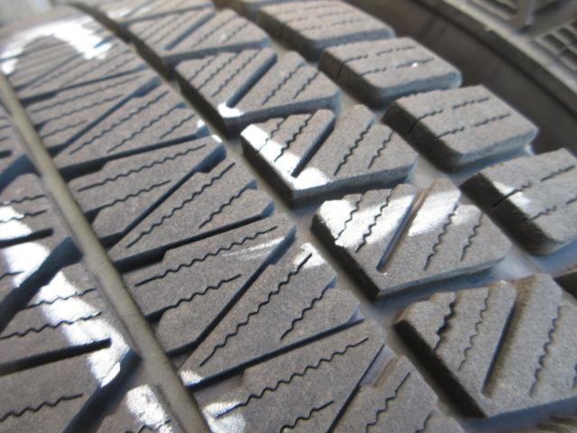 BRIDGESTONE
TOPRUN
Spoke wheels + BRIDGESTONE
BLIZZAK
DM-V3