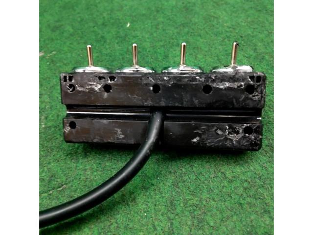 KASHIMURA 4連セパレートスイッチソケット