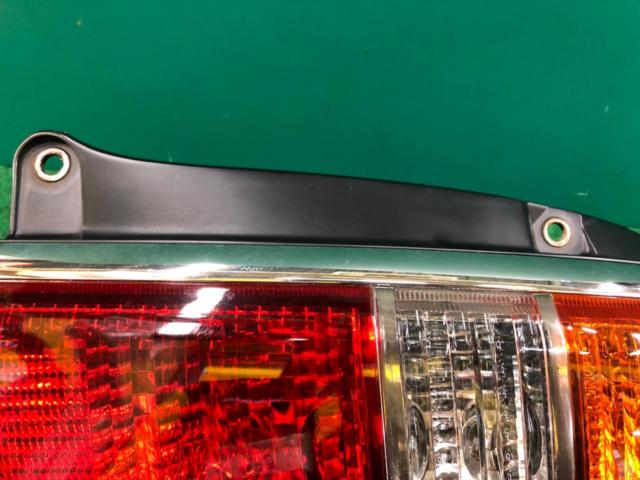 ダイハツ純正(DAIHATSU) テールレンズ