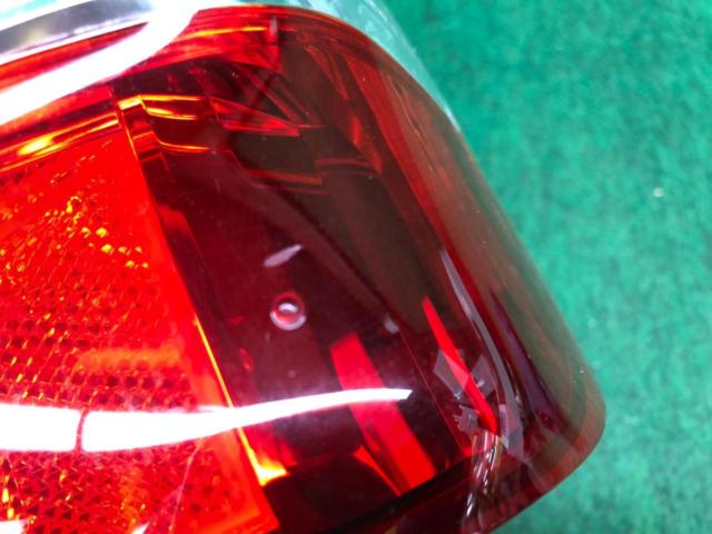 【トヨタ純正】 200系 ハイエース 純正 テールレンズ 左右セット