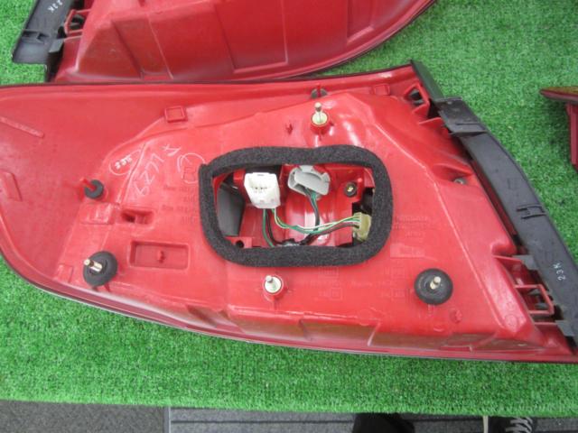 【日産純正】スカイライン テールレンズ