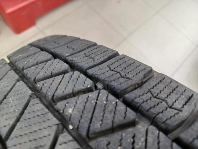 Others
Toyota genuine
+
BRIDGESTONE VRX3