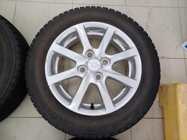 Daihatsu genuine 8-spoke
+
BRIDGESTONE
VRX
155 / 65R14