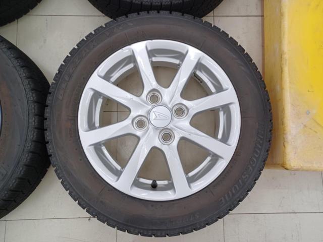 Daihatsu genuine 8-spoke
+
BRIDGESTONE
VRX
155 / 65R14