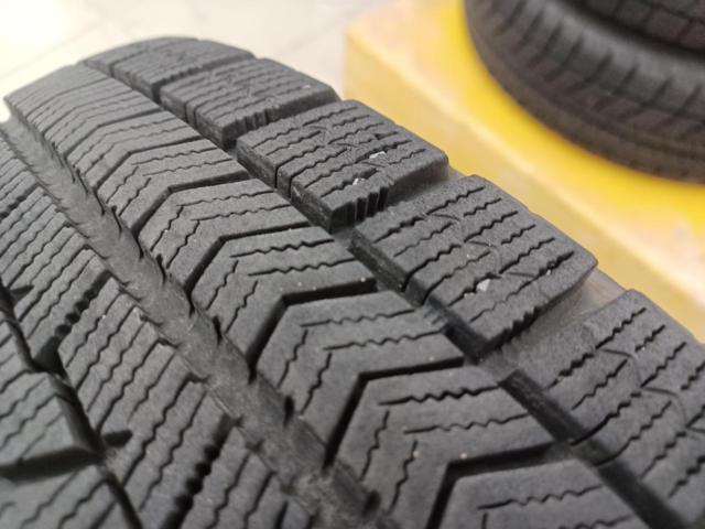 Daihatsu genuine 8-spoke
+
BRIDGESTONE
VRX
155 / 65R14