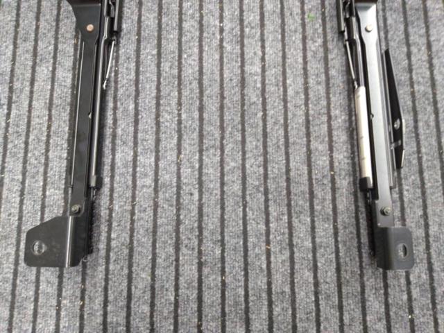 【RECARO】シートレール(運転席側)