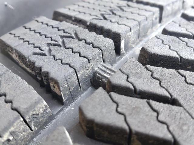 BRIDGESTONE BLIZZAK
VRX2