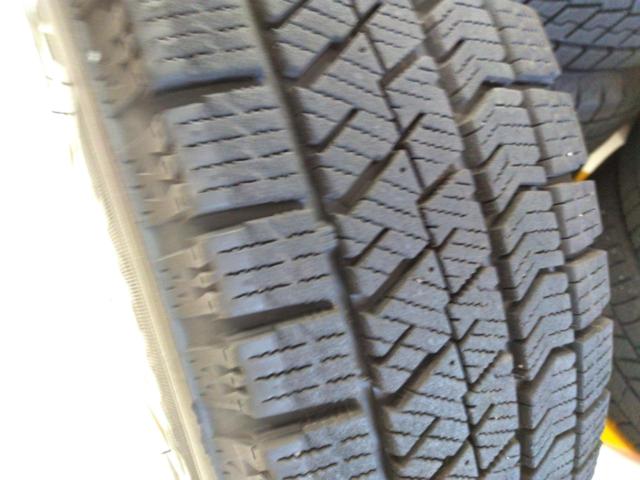 Honda original (HONDA)
Life original wheel
+
BRIDGESTONE (Bridgestone)
BLIZZAK
VRX2