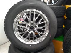 BADX (Badokkusu)
632
LOXARNY (Rokusani)
LOXARNY
MULTI
FORCHETTA
(5HOLE)
+
GOODYEAR (Goodyear)
ICENAVI
SUV
