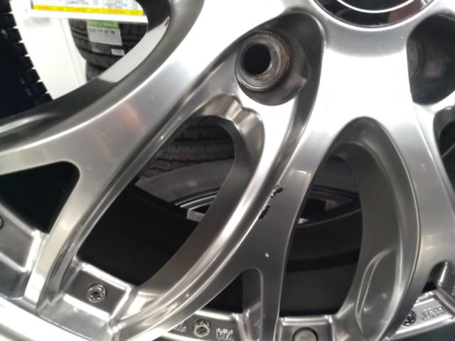 BADX (Badokkusu)
632
LOXARNY (Rokusani)
LOXARNY
MULTI
FORCHETTA
(5HOLE)
+
GOODYEAR (Goodyear)
ICENAVI
SUV
