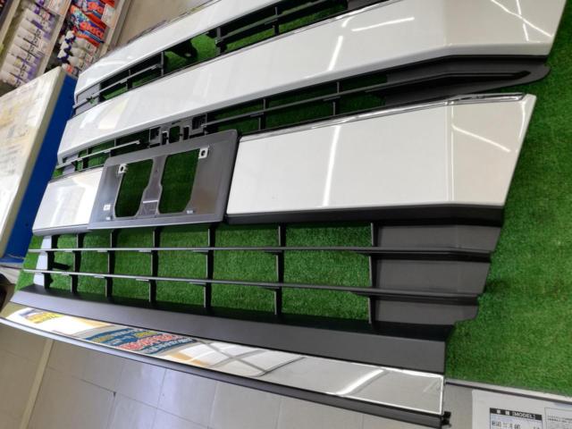 トヨタ純正 ノア90系純正フロントグリル